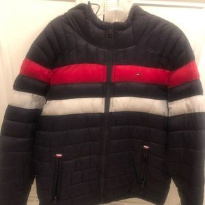 Men’s Tommy Hilfiger hooded packable down jacket. Size M.